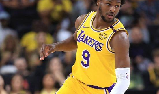 五大联赛-布朗尼首秀闪光！追帽看齐詹皇，雷迪克：很好调教