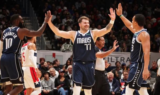 NBA官网更新MVP榜：约基奇第一 东契奇紧随其后