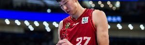 五大联赛-眼部已拆线！探长：周琦近期会再次复查 他正尽全力康复
